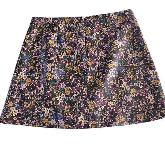 Maeve Faux-Leather Side-Slit Floral Mini Skirt 14 - Picture 6 of 8